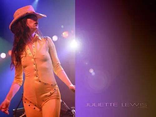 Juliette Lewis White Tank-Top - idPoster.com
