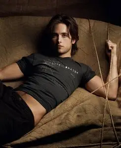 Justin Chatwin posters and prints