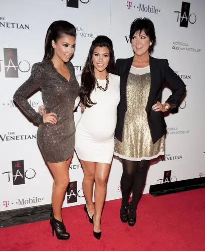 Kardashian ladies White Tank-Top - idPoster.com