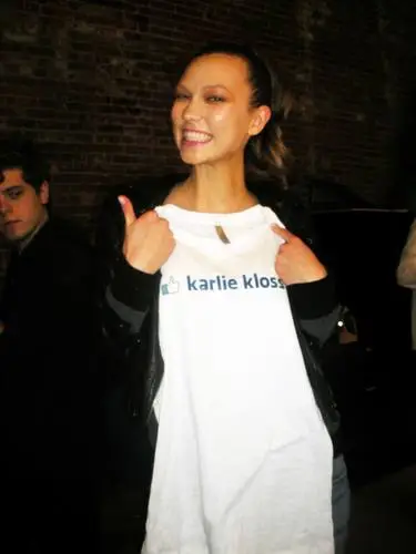 Karlie Kloss Men's Colored  Long Sleeve T-Shirt - idPoster.com