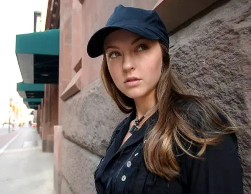 Katharine Isabelle Women's Colored Hoodie - idPoster.com