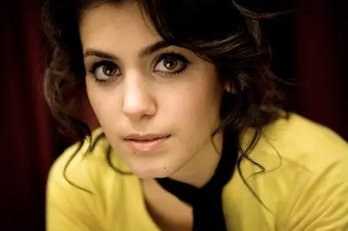 Katie Melua Women's Colored  Long Sleeve T-Shirt - idPoster.com