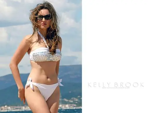 Kelly Brook Computer MousePad picture 143169