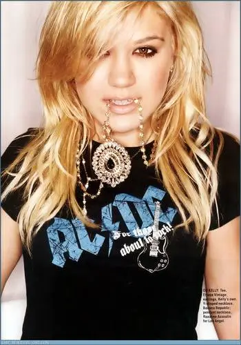 Kelly Clarkson Jigsaw Puzzle picture 12114
