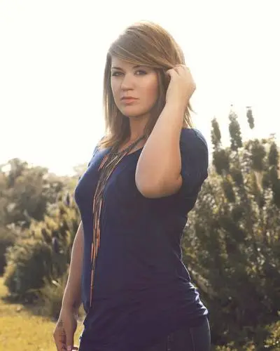 Kelly Clarkson Wall Poster picture 727293