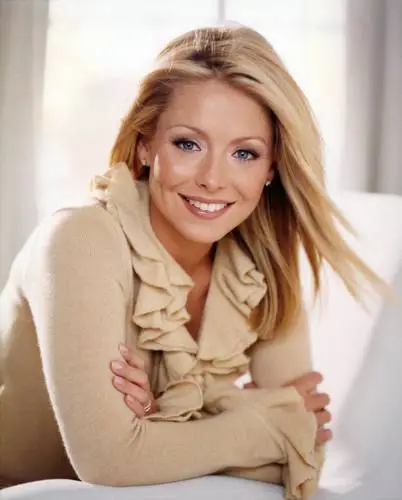 Kelly Ripa Wall Poster picture 725374