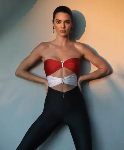 Kendall Jenner Women's Colored T-Shirt - idPoster.com