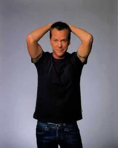 Kiefer Sutherland Men's Colored  Long Sleeve T-Shirt - idPoster.com
