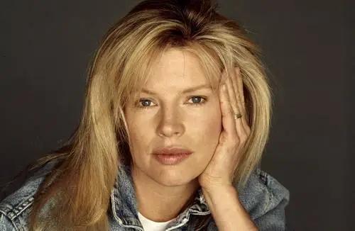 Kim Basinger Wall Poster picture 667350