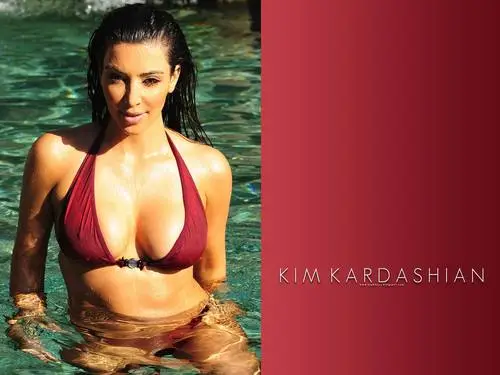 Kim Kardashian White Tank-Top - idPoster.com