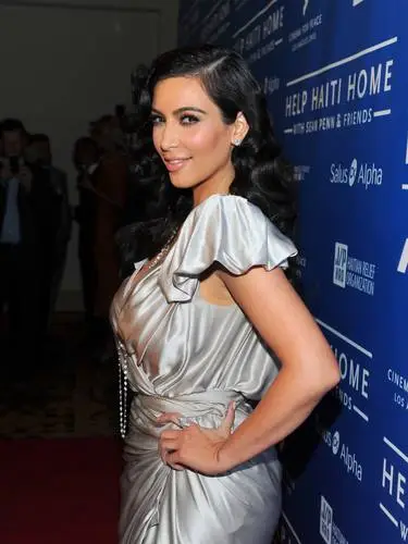 Kim Kardashian Women's Colored Hoodie - idPoster.com