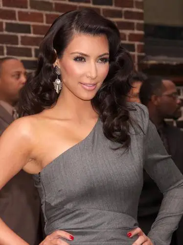 Kim Kardashian Men's Colored Hoodie - idPoster.com