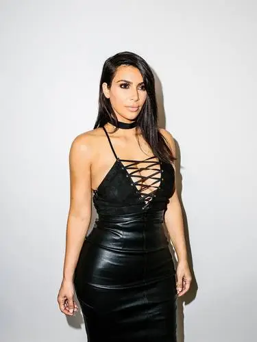 Kim Kardashian Wall Poster picture 930047