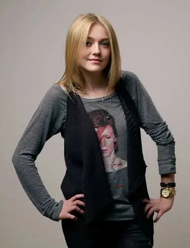 Kristen Stewart Women's Colored  Long Sleeve T-Shirt - idPoster.com