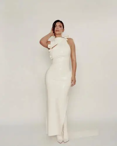 Kylie Jenner Women's Colored  Long Sleeve T-Shirt - idPoster.com