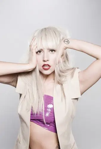 Lady Gaga Wall Poster picture 145002