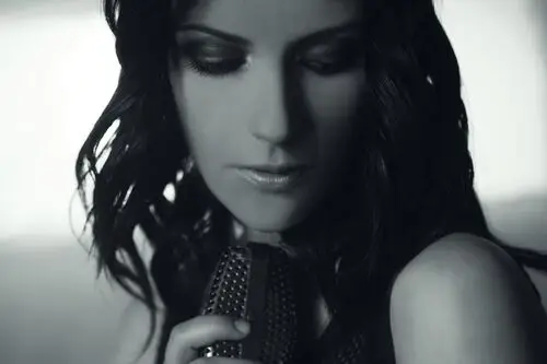 Laura Pausini Wall Poster picture 731778