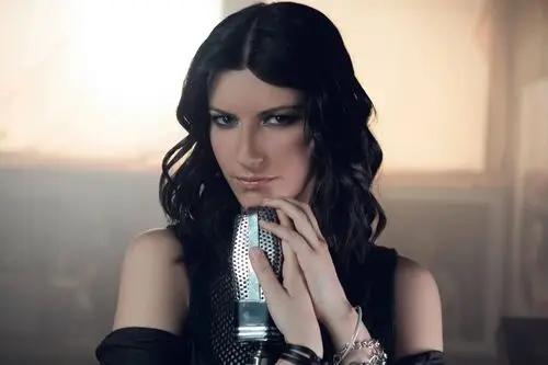 Laura Pausini Wall Poster picture 731782