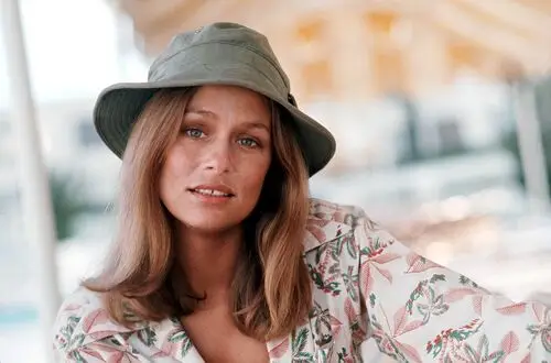 Lauren Hutton Wall Poster picture 732182