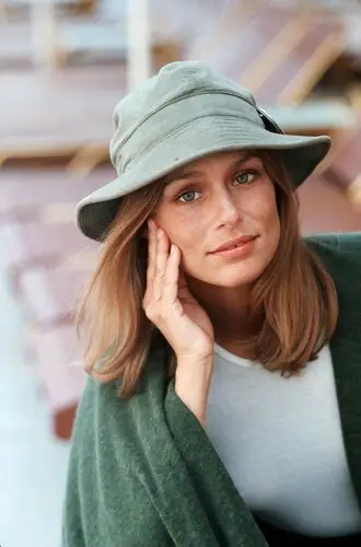 Lauren Hutton Wall Poster picture 732183
