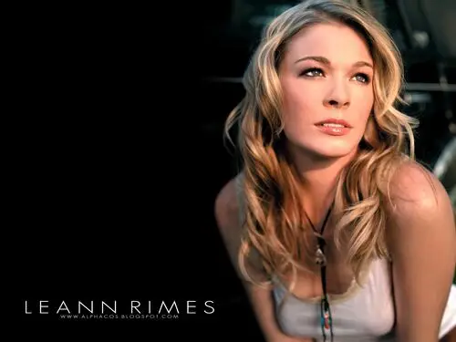 LeAnn Rimes Protected Face mask - idPoster.com