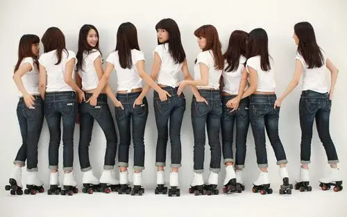 Lee Tae-Im Women's Colored  Long Sleeve T-Shirt - idPoster.com