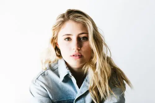Lia Marie Johnson Wall Poster picture 734037