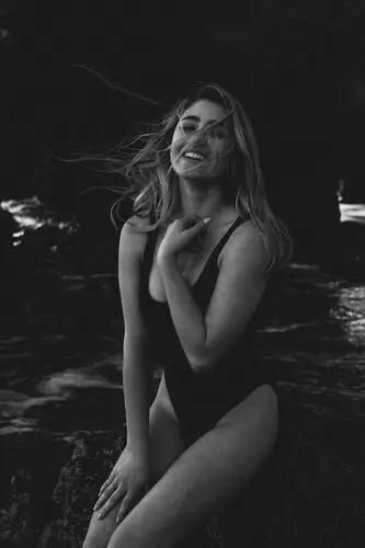 Lia Marie Johnson Wall Poster picture 734069