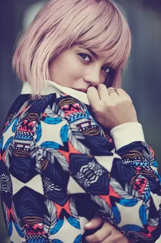 Lily Allen Jigsaw Puzzle picture 770590