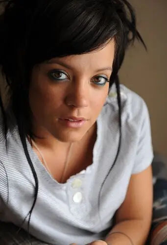 Lily Allen Wall Poster picture 770611