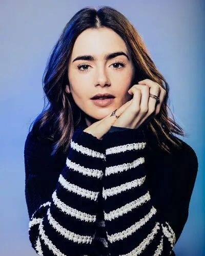 Lily Collins Computer MousePad picture 770796