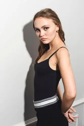 Lily-Rose Depp Women's Colored Tank-Top - idPoster.com