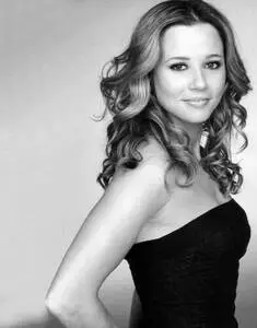 Linda Cardellini posters and prints