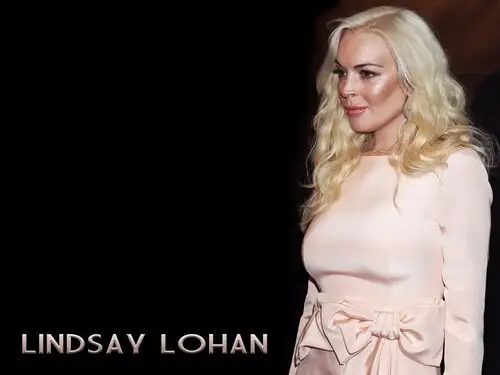 Lindsay Lohan Protected Face mask - idPoster.com