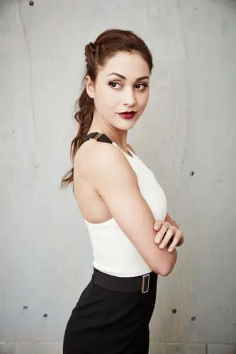 Lindsey Morgan Jigsaw Puzzle picture 735562