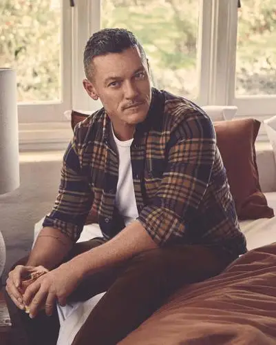Luke Evans Wall Poster picture 21609