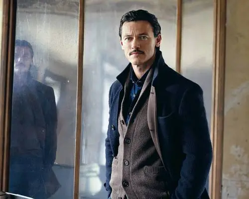 Luke Evans Wall Poster picture 738822