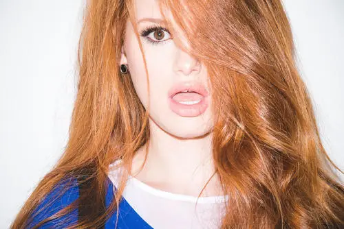 Madelaine Petsch Computer MousePad picture 691623