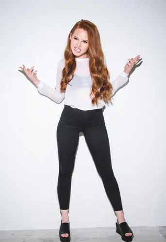 Madelaine Petsch Computer MousePad picture 691630