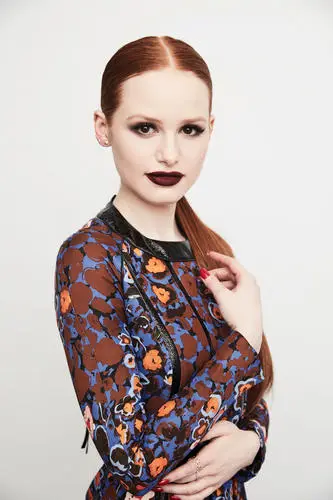 Madelaine Petsch Computer MousePad picture 770115