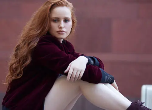 Madelaine Petsch Computer MousePad picture 773014