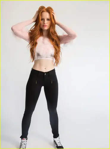 Madelaine Petsch Computer MousePad picture 773020