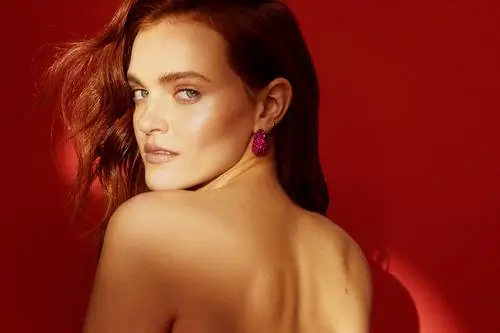 Madeline Brewer Computer MousePad picture 1024576