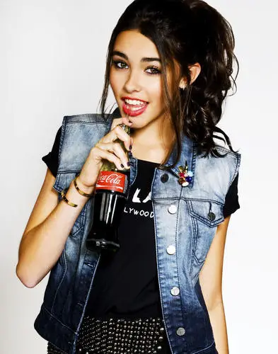 Madison Beer Wall Poster picture 285261