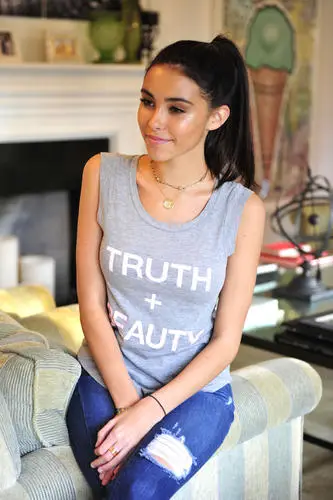Madison Beer Wall Poster picture 466007