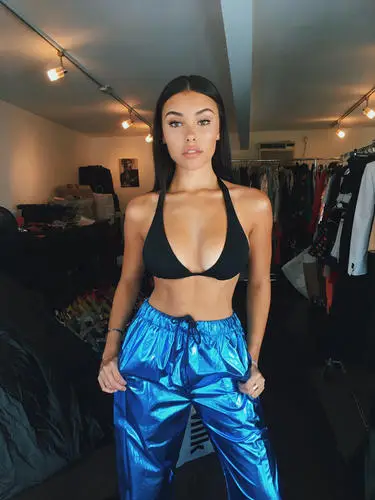 Madison Beer Women's Colored Tank-Top - idPoster.com