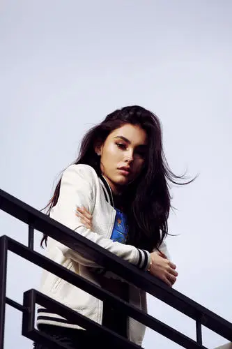 Madison Beer Wall Poster picture 687405