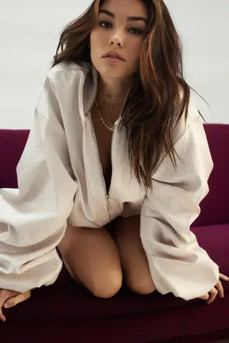 Madison Beer Wall Poster picture 784940