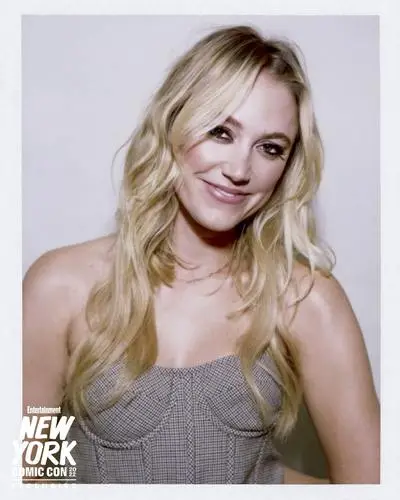 Maika Monroe Wall Poster picture 1055027