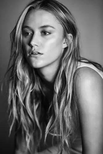 Maika Monroe Wall Poster picture 473566